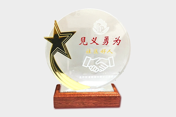 點(diǎn)贊丨“逆行”真英雄，救火顯擔(dān)當(dāng)！